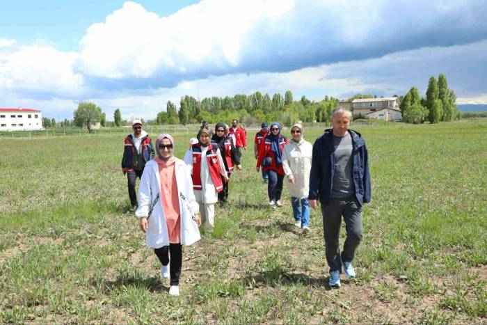 Ağrı’da "19 Mayıs Ruhuyla 19 Kilometre Doğada Yürüyorum" Etkinliği Düzenlendi