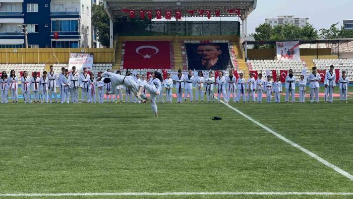 Osmaniye’de 19 Mayıs Coşkusu