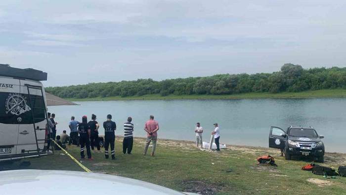 Seyhan Nehri’ne Giren Genç Kayboldu