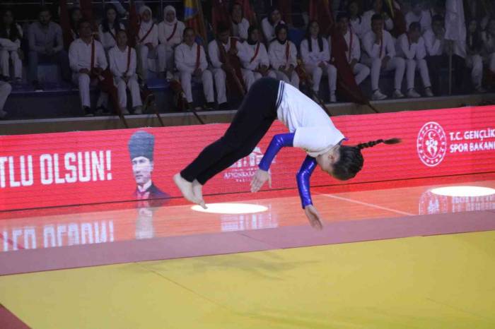 Afyonkarahisar’da 19 Mayıs Coşkusu