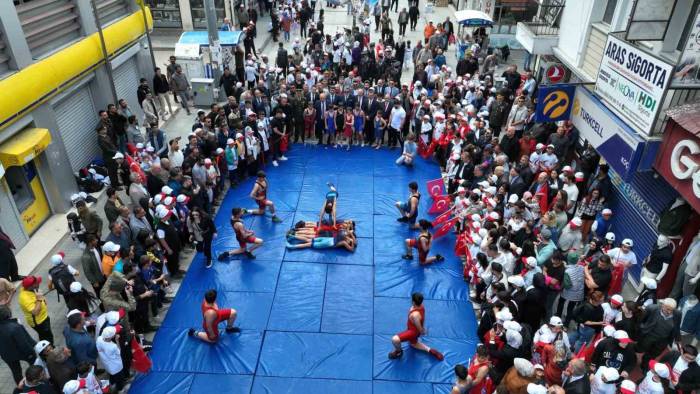 Ağrı’da 19 Mayıs Coşkuyla Kutlandı