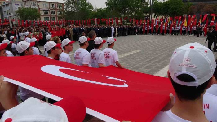 Çanakkale’de 19 Mayıs Coşkuyla Kutlandı