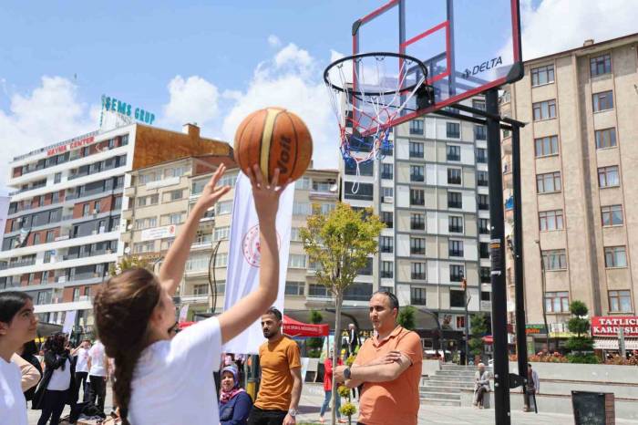 Elazığ’da Gençlik Ve Spor Festivalleri Gerçekleştirildi