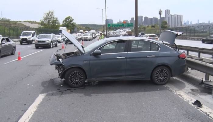 Eyüpsultan Tem Otoyolu’nda Makas Atan Alkollü Sürücü Zincirleme Kazaya Neden Oldu