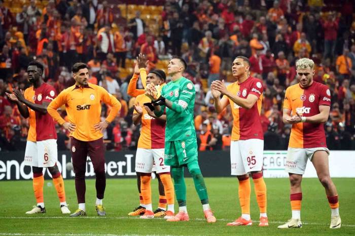 Galatasaray Ligde 24 Maç Sonra Yenildi