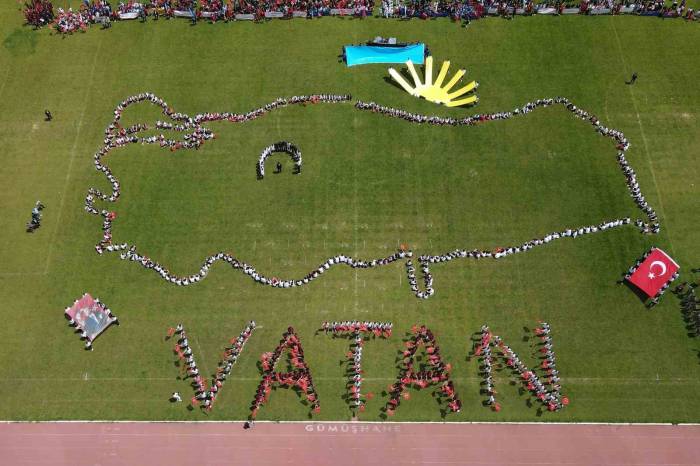 Gümüşhane’de Coşkulu 19 Mayıs Kutlaması