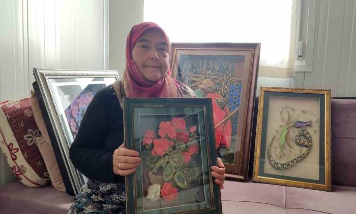 Depremzede Kadının Tablo Tutkusu Geçim Kaynağı Oldu