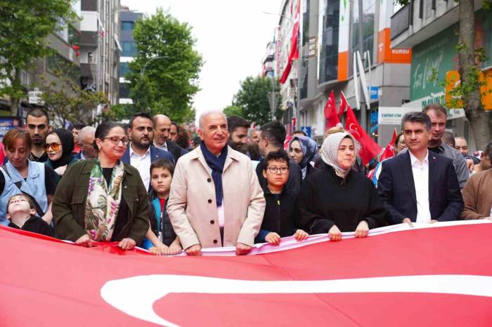 Ümraniye’de 19 Mayıs, ’gençlik Ve Spor’ Yürüyüşüyle Kutlandı