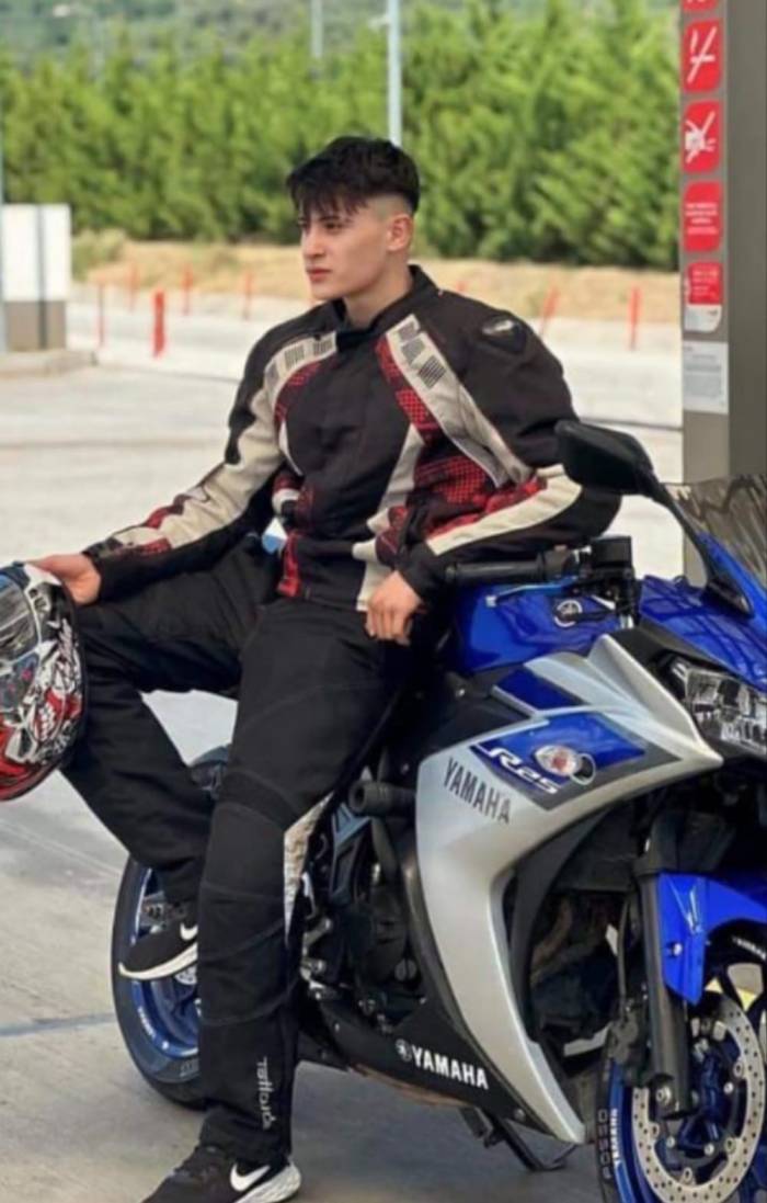 Balıkesir-izmir Yolunda Trafik Kazasında Ölenlerin Kimlikleri Tespit Edildi