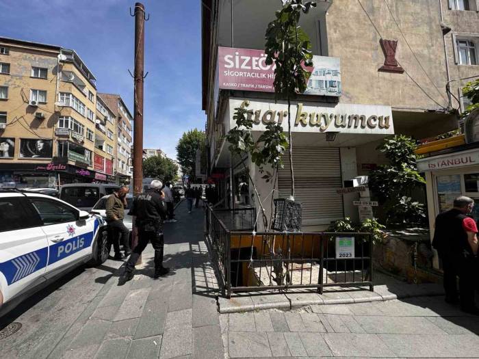 Bahçelievler’de Havalandırma Boşluğundan Girip Kuyumcu Soydular