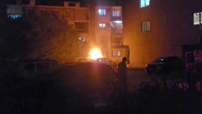 Park Halindeki Araç Alev Aldı