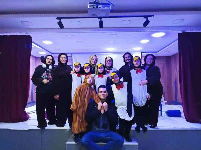 Anne Ve Çocuklardan Zorbalığa Karşı Tiyatro