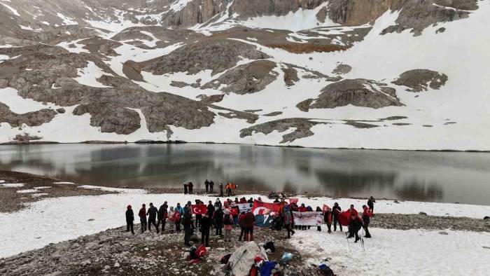 Aladağlar’da ‘Türkiye’nin Gücü Gençliği’ Tırmanışı