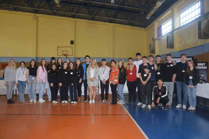 Bu Kez Hayır Çarşısını Okulları İçin Açtılar