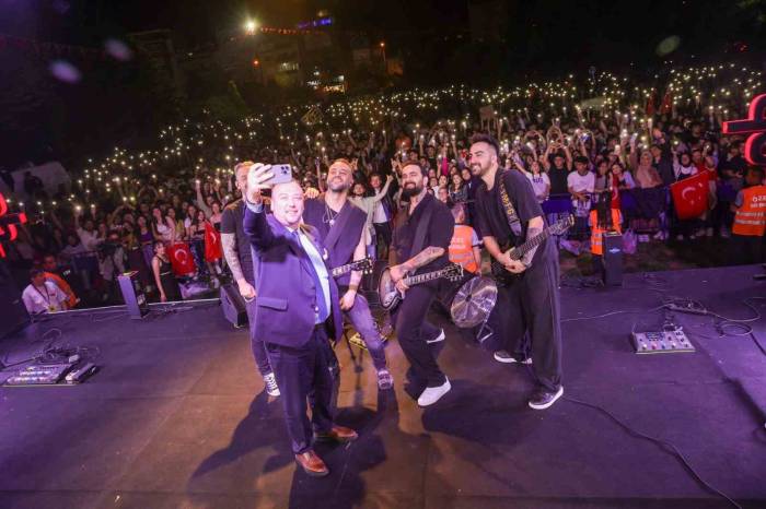 Uşaklı Gençler Müziğe Doydu