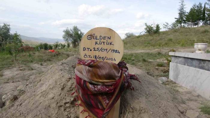 Anne Ve Kız Yanarak Can Vermişti: Geriye Sadece Oksijen Tüpü Kaldı