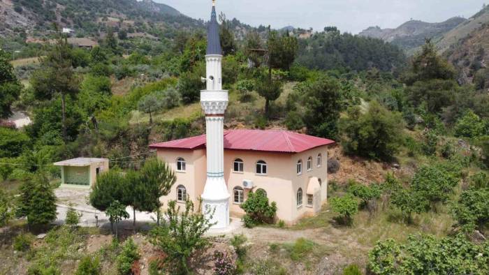 İmam Vaadiyle Seçim Kazanan Muhtar, Mahalleye İlanla İmam Arıyor