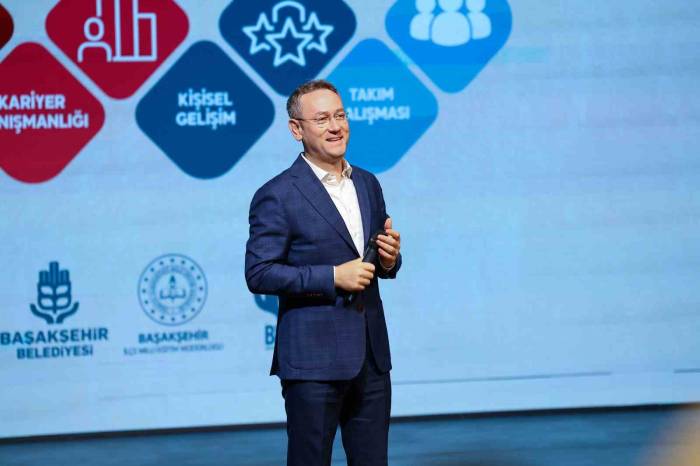 Başakşehir’de "Kariyer Durağı 24" Programı Hayata Geçirildi