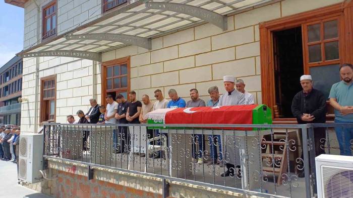 Hayatının Baharındaydı