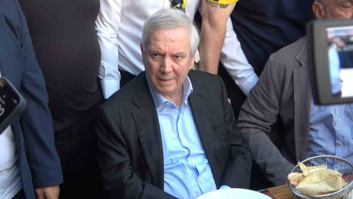 Aziz Yıldırım: "Şampiyon Olursak Seçilme Şansımız Azalacak, Yine De Fenerbahçe Şampiyon Olsun"