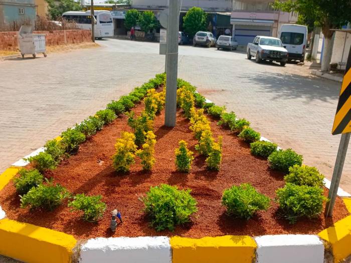 Efeler’in Kırsal Mahalleleri De Modern Meydanlara Kavuşuyor