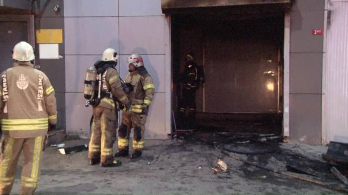 Sultanbeyli’de Soğuk Hava Deposunda Yangın