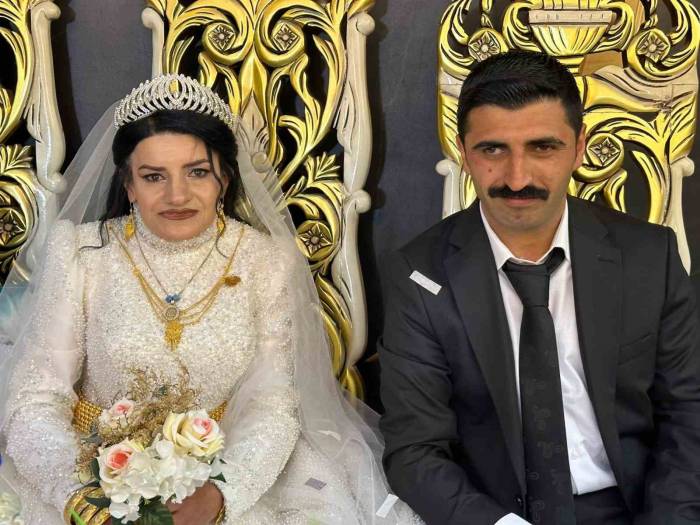 Aşkları Engel Tanımadı: Bedensel Engelli Çift Görkemli Bir Düğünle Dünya Evine Girdi