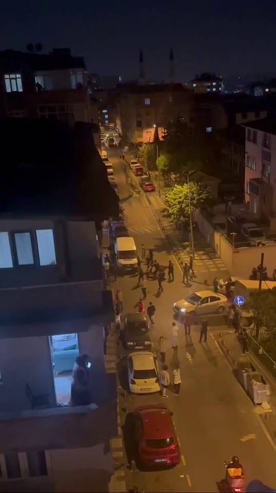 Bağcılar’da Husumetli İki Aile Arasında Kavga Çıktı: 4 Polis, 1 Mahalle Bekçisi Yaralandı
