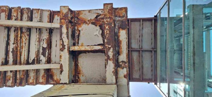 Bayrampaşa’da Yaya Üst Geçidindeki Korozyon Vatandaşları Korkutuyor