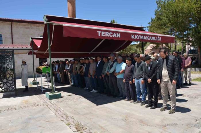 Fırat Nehrinde Cesedi Bulunan Gündoğdu Son Yolculuğuna Uğurlandı