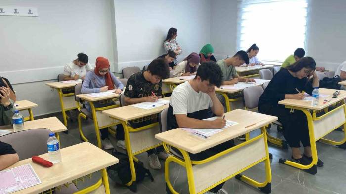 Kepez’in Yks Kurs Kayıtları Başladı