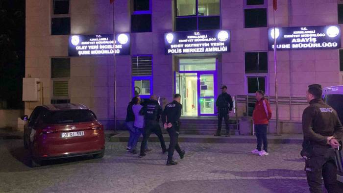 Kırklareli’nde Tartıştığı Eşini Bıçakladı