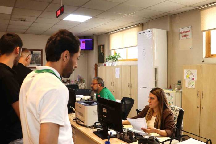 Toroslar Belediyesinde Vezneler Hafta Sonu Açık