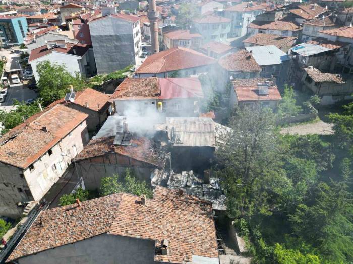 Ev Yangınını Film İzler Gibi İzlediler