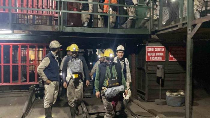 Maden İşçileri Siren Sesleriyle Yangın Tatbikatı Yaptı