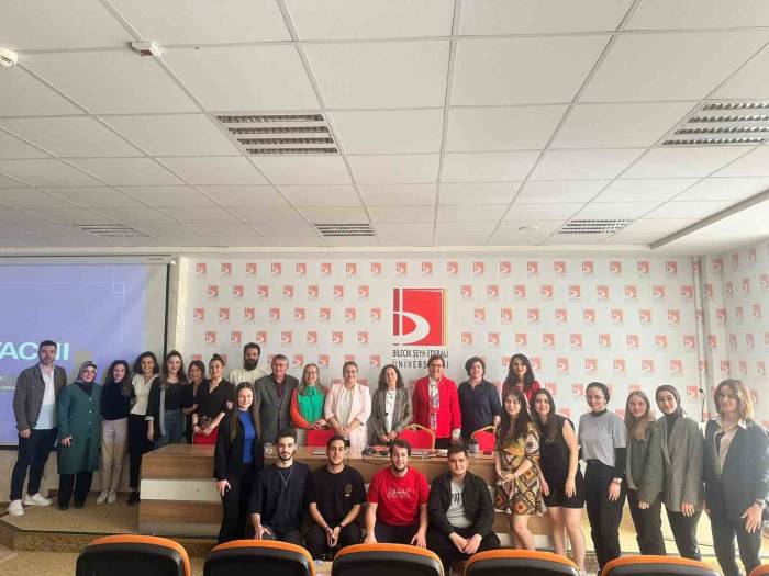 ‘Matematikte İlham Veren Kadınlar’ Paneli Düzenlendi