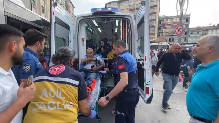 Otobüsten Düşen Adamın Ayağı Tekerleğin Altında Kaldı