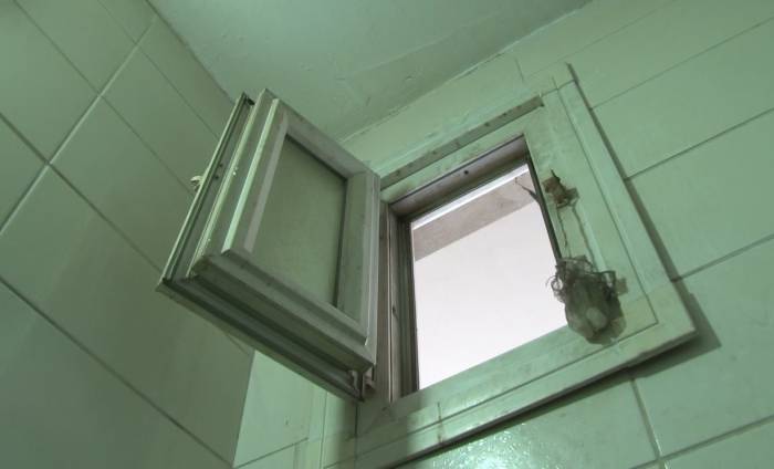 Esenyurt’ta Dükkana Tuvalet Penceresinden Giren Hırsız Pes Dedirtti