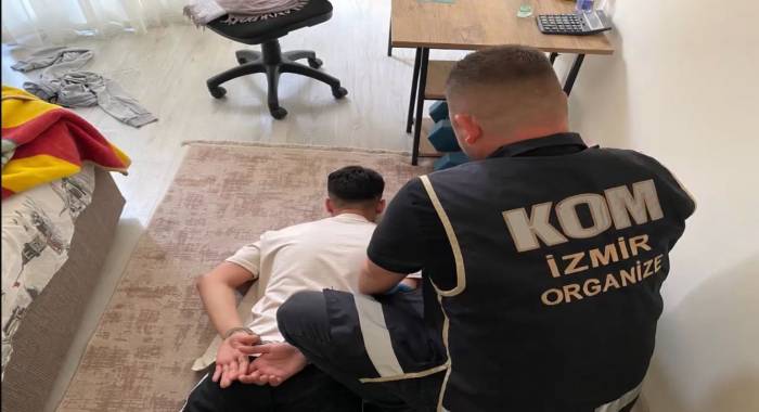 İzmir’de ’kertenkeleler Operasyonu’nda Suç Örgütü Çökertildi; 9 Gözaltı