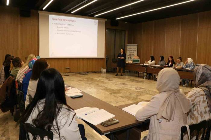 Sağlık Personeline Anne Sütü Ve Bebek Bakımı Eğitimi