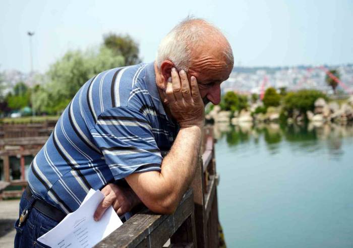 Sahte Bankacıya Kimlik Bilgilerini Verdi, 48 Bin Tl Dolandırıldı