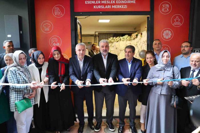 Esenlerli Kadınlar ‘Emek’lerini Sergiledi