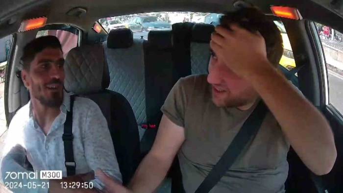 Anadolu’dan Avrupa Yakası’na Geçen Taksiciye Yolcudan ‘Neden Köprüye Girdin’ Tepkisi