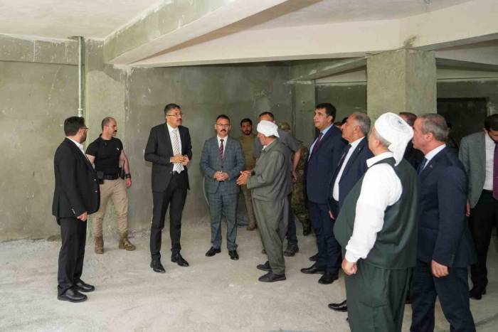 Vali Çelik, Kur’an Kursu İnşaatında İncelemelerde Bulundu