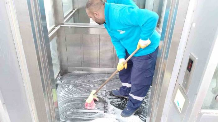 Bu Kadarı ’pes’ Dedirtti: Asansöre Tuvaletini Yaptı