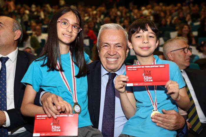 Okuma Şampiyonları Ödüllerini Aldı