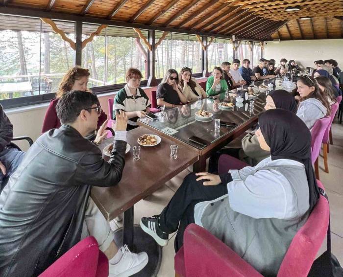 Ferizli Myo Öğrencileri Mobil Fotoğrafçılık Sergisine Hazır