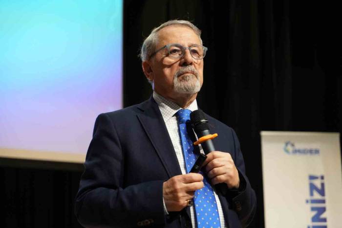 Betona Boğulan İstanbul’u Yorumlayan Prof. Dr. Naci Görür: “Binaları Hiç Acımadan Kepçeyi Vurarak Yıkacaksın”