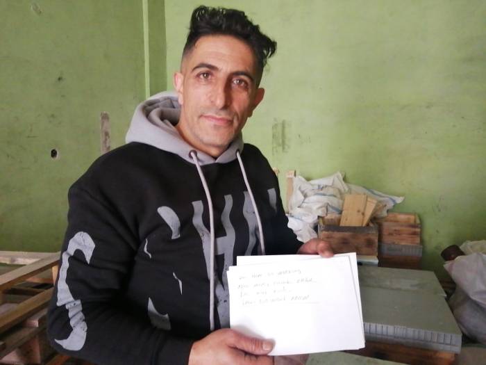 Ağrı’da İlkokul 3. Sınıftan Sonra Okulu Bırakmasına Rağmen İngilizceyi Ana Dili Gibi Konuşuyor