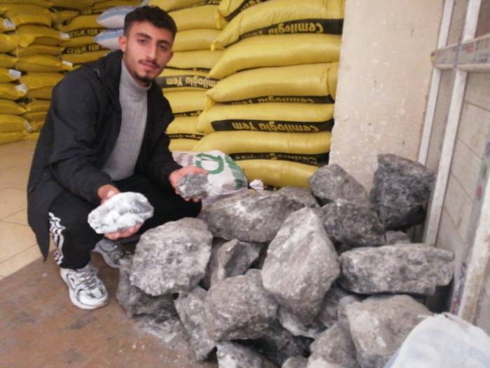 Ağrı’da Besiciler Hayvanlarının Gelişimi İçin Kaya Tuzu Depoluyor